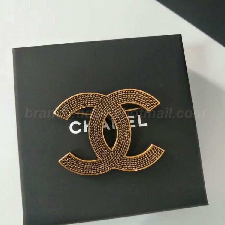 Chanel Brooch 122